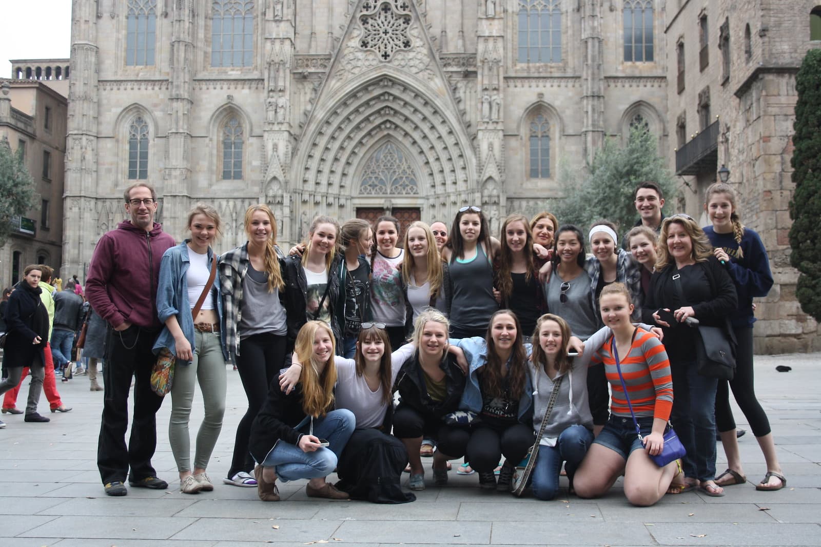 Youth soccer team group photo during a cultural visit in Barcelona